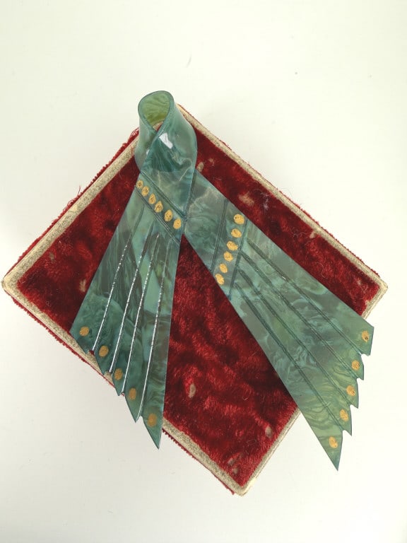 Vintage 1940s Celluloid Painted Ribbon Pin Brooch (1 of 7)