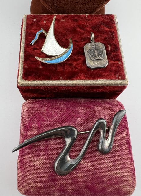 Estate Lot Vintage Sterling Silver Jewelry Pieces (1 of 9)