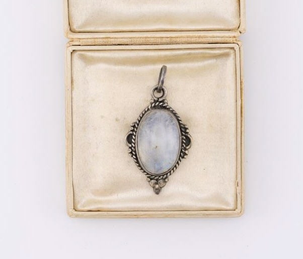 Sterling & Cabochon Moonstone Necklace Pendant (1 of 6)