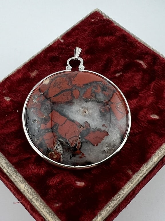 Native American Style Dinosaur Bone Pendant (1 of 7)