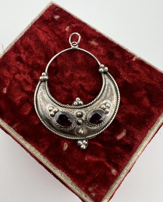 Vintage Sterling Silver & Garnet Necklace Pendant (1 of 6)