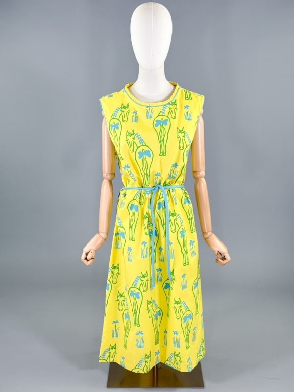 Vintage 1970s The Vested Gentress Horse Dress: Vintage 1970s The Vested Gentress Horse Dress having horse print throughout with center back zip closure and belt at waist, fully lined. Labeled The Vested Gentress - marked size 18. Measuring 44 inch