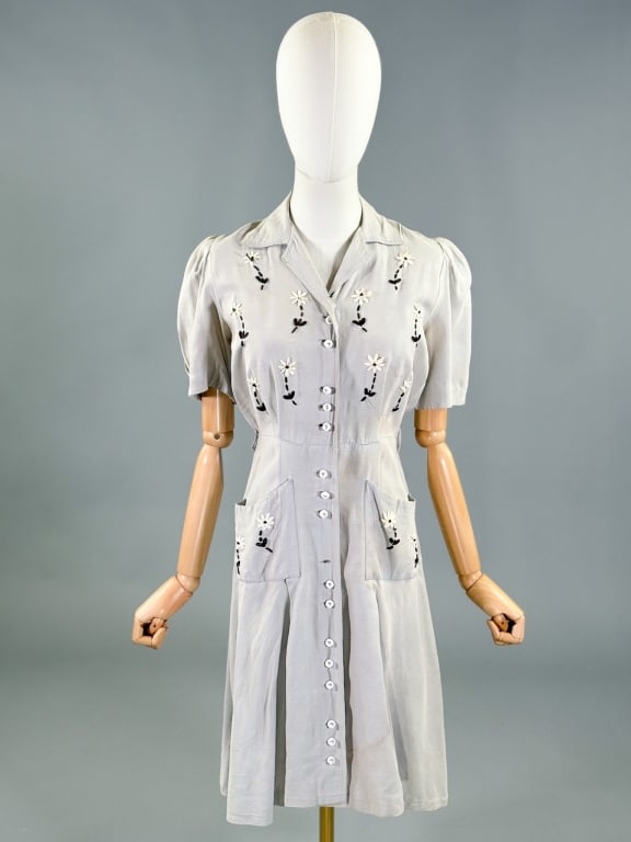 Vintage 1940s Floral Embroidered Shirt Day Dress (1 of 12)