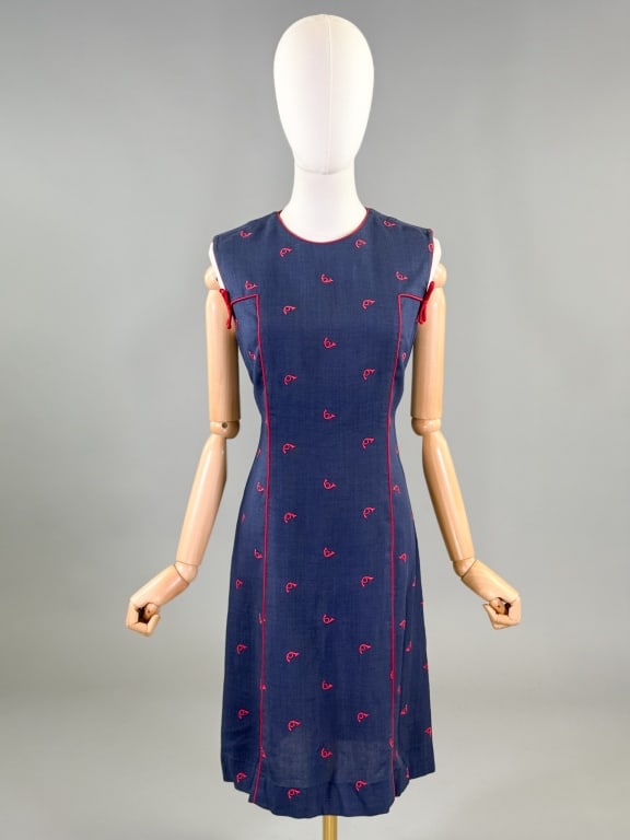 Vintage 1950s Linen Bugle Embroidered Shift Dress (1 of 6)