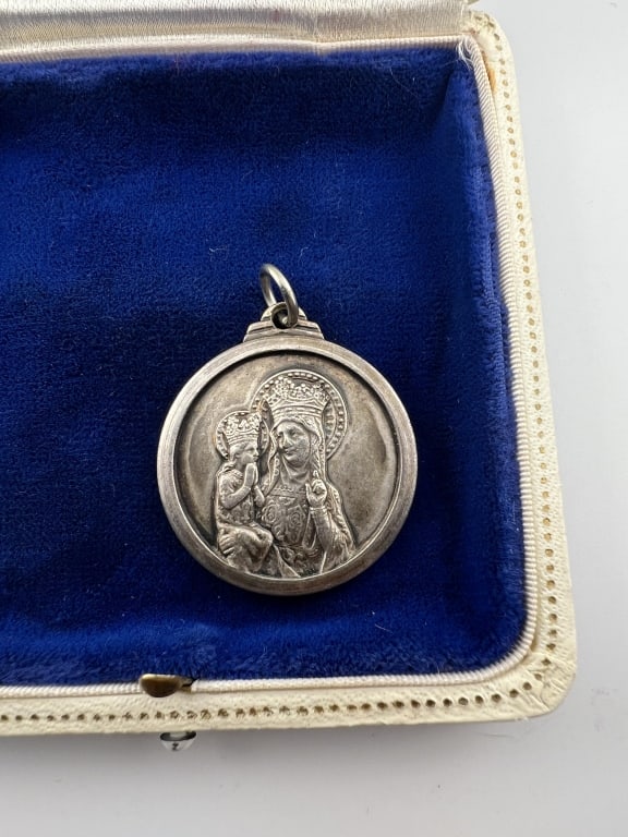 Basilica of Sainte-Anne-de-Beaupre Pendant (1 of 5)