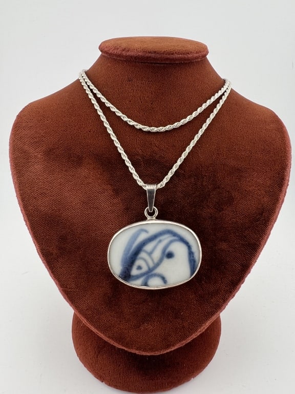 Italian Sterling Necklace Chain w Chinese Pendant: Italian Sterling Silver Rope Twisr Necklace Chain w Chinese Pendant. Pendant is an antique Chinese blue and white porcelain fragment that is bezel set. Chain is hallmarked for sterling and stamped ITA