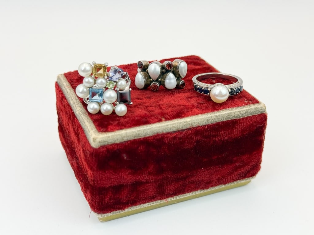 Group Lot of Three Sterling Silver & Pearl Rings (1 of 10)