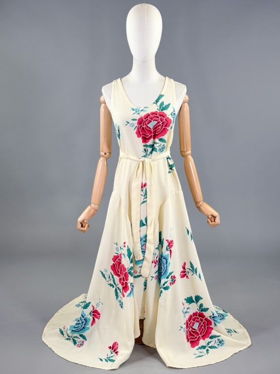 Vintage 1990s Hawaiian Floral Cotton Lounge Dress: Vintage 1990s Hawaiian Floral Cotton Lounge Dress having sleeveless armholes, belt at waist, and fluttered hem, no closures slides over head. Labeled Satyuga - marked size S. Measuring 34 inch bust, 3