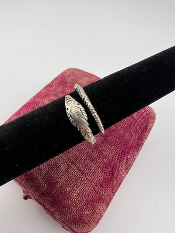 Vintage Sterling Silver Figural Coiled Snake Ring (1 of 7)