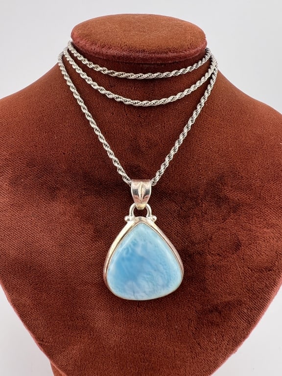 Italian Sterling Necklace Chain w Larimar Pendant: Italian Sterling Silver Necklace Rope Twist Chain w Larimar Necklace Pendant. Chain is hallmarked ITALY and 925. Chain measures approximately 24 inches in length, pendant measures approximately 1.5 in