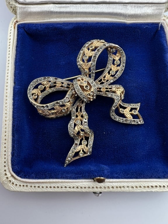 Vintage Castlecliff Gold Plated Bow Brooch Pin (1 of 5)