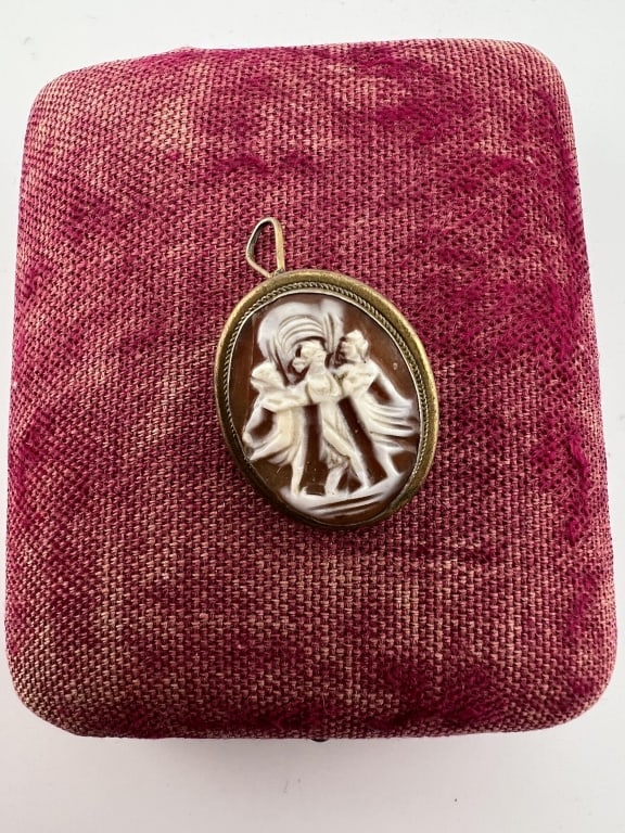 Gold Over 800 Silver Three Graces Cameo Pendant: Gold Over 800 Silver Three Graces Cameo Pendant or Brooch. Hallmarked 800 on the back. Measures 1 inch in length. Hand carved natural shell with cameo scene of the three graces.
