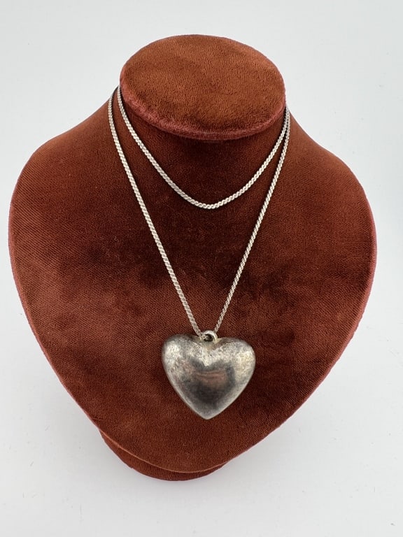 Italian Sterling Necklace Chain w Heart Pendant: Italian Sterling Necklace Chain w Heart Necklace Pendant. Clasp is marked ITALY and 925. Chain measures 18 inches in length. Heart measures nearly 1.25 inches in length.