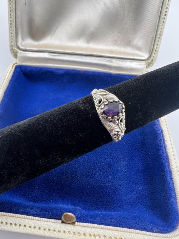 Vintage Sterling Amethyst Botanical Motif Ring (1 of 8)