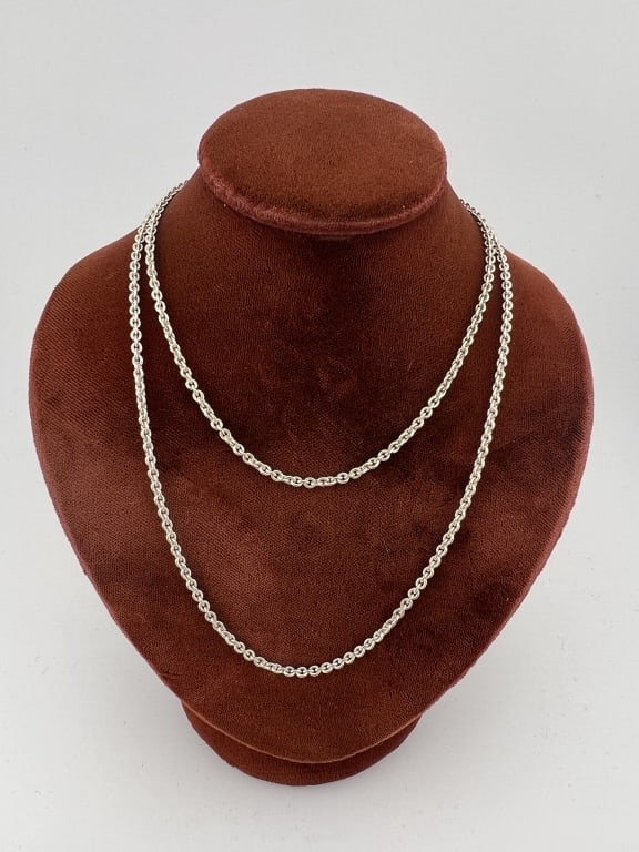 Italian Sterling Silver Rolo Link Necklace Chain: Italian Sterling Silver Rolo Link Necklace Chain. Clasp is hallmarked ITALY and 925. Chain measures 24 inches in length.