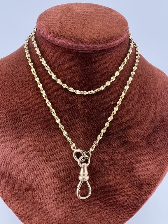 Estate Gold Plated Necklace Chain w Dog Clip: Estate Gold Plated Necklace Chain w Gold Filled Dog Clip. Chain with spring ring clasp measures nearly 18 inches in length.