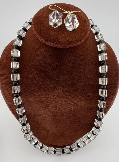 Antique Art Deco Style Crystal Bead Jewelry Set: Antique Art Deco Style Crystal Bead Jewelry Set. Necklace strand and pair of earrings. Necklace measures 18 inches in length. Earrings measure 1.25 inches in length