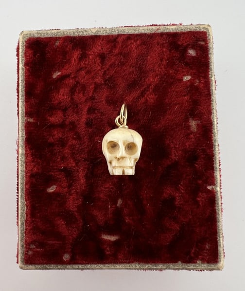 Carved Bone Mememnto Mori Skull Pendant (1 of 6)