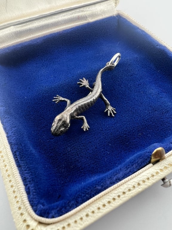 Vintage Sterling Silver Figural Lizard Pendant (1 of 7)