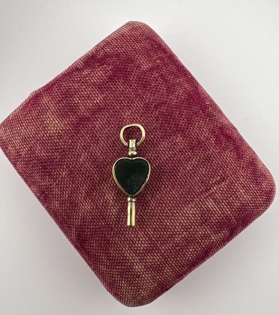 Antique Georgian Gold & Bloodstone Heart Pendant: Antique Georgian Gold & Bloodstone Heart Pendant. Antique C 1800-1820 Georgian era pocket watch key pendant with heart design. One side with bloodstone, one side with white onyx. Elements acid test fo