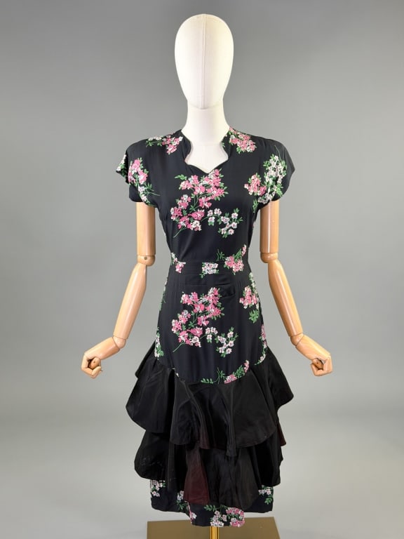 Vintage 1940s Cold Rayon Floral Print Ruffle Dress (1 of 11)