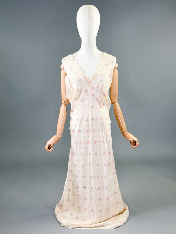 Vintage 1930s Floral Print Bias Cut Night Gown: Vintage 1930s Floral Print Bias Cut Night Gown Slip Dress having fagoting details at ruched bust, bias cut with stretch throughout. Labeled B Altman & Co. Measuring 32 - 44 inch bust, 26 - 40 inch wai