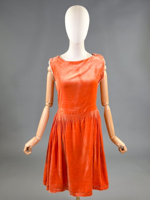 Antique 1920s Silk Velvet Drop Waist Flapper Dress: Antique 1920s Silk Velvet Drop Waist Flapper Dress having ruching at drop waist with side snap closure and lame details throughout. Measuring 34 inch bust, 28 inch drop waist, 37 inches long. General 