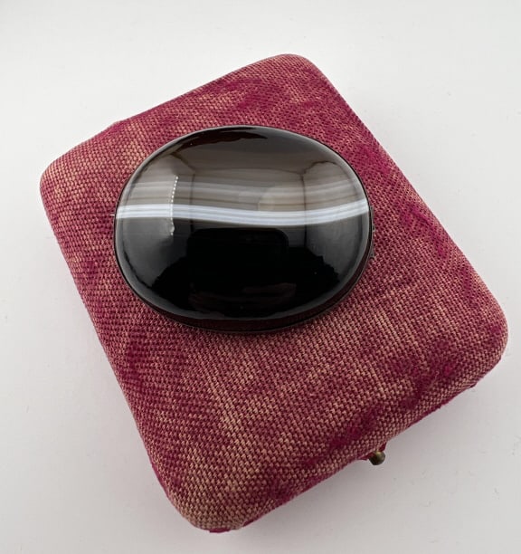 Antique 19th C Black & White Agate Cabochon Brooch (1 of 6)