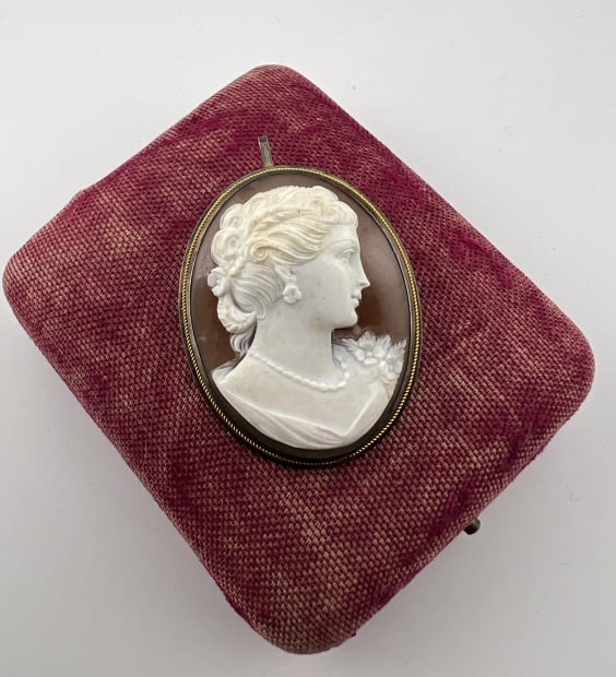 Antique 19th C Portrait Cameo Necklace Pendant (1 of 6)