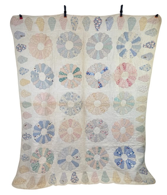 Antique 1920s - 1930s Dresden Plate Feedsack Quilt (1 of 20)