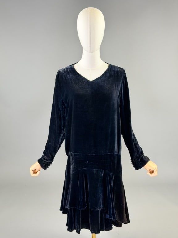 Antique 1920s Silk Velvet Drop Waist Flapper Dress (1 of 11)