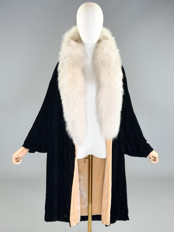 Vintage 1930s Saks Velvet Fox Fur Trim Opera Coat (1 of 10)