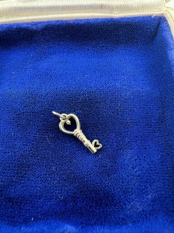 14kt Gold Skeleton Key w Heart Necklace Pendant: 14kt Gold Skeleton Key w Heart Necklace Pendant or Charm. Hallmarked. Measures just under 1 inch with the bail.