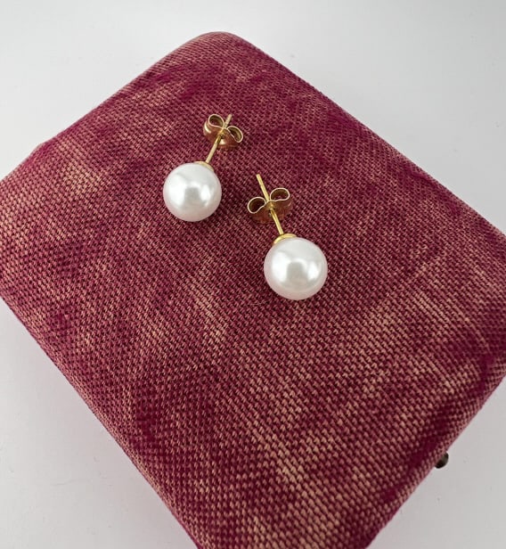 Estate 14kt Yellow Gold & 6mm Pearl Stud Earrings (1 of 6)