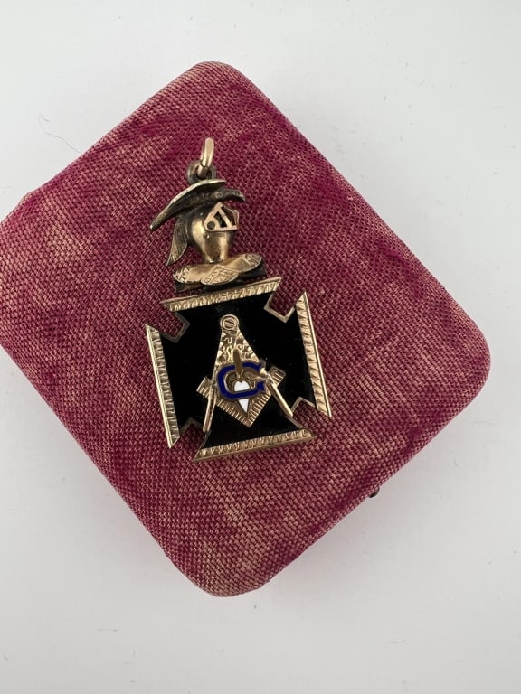 Antique 19th C Maltese Cross Gold Filled Pendant (1 of 5)