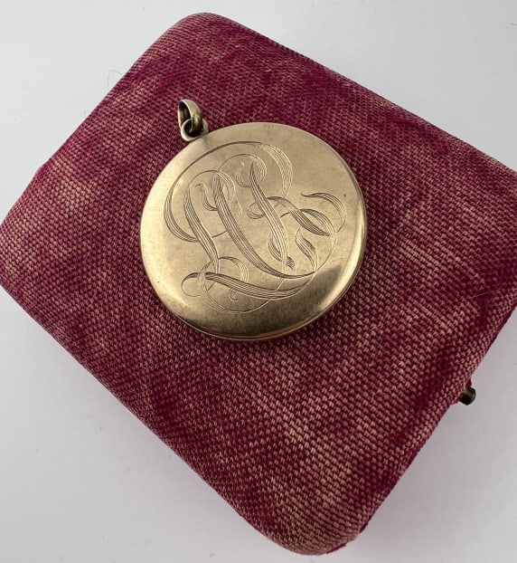Antique Gold Filled Monogram Locket Pendant: Antique Gold Filled Monogram Locket Necklace Pendant. Having Art Nouveau style font monogram on the front. Measures just over 1.5 inches in length.