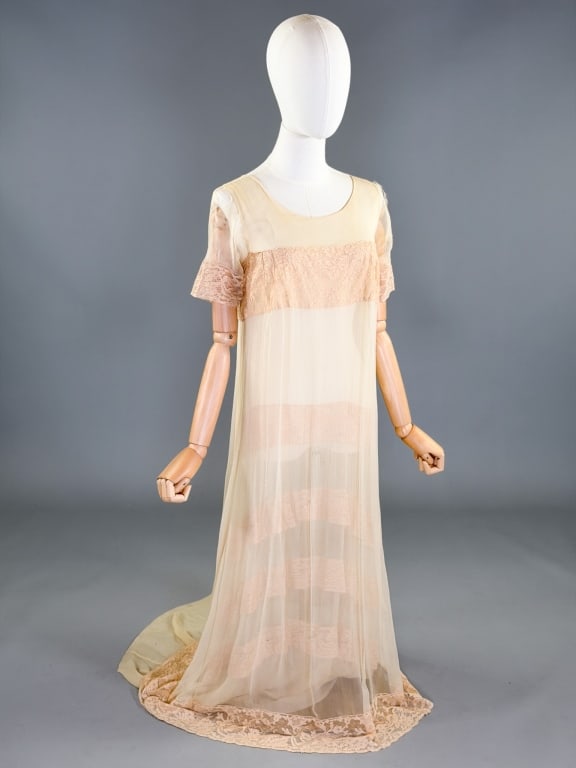 Antique 1920s Chiffon Lace Trained Wedding Gown (1 of 14)