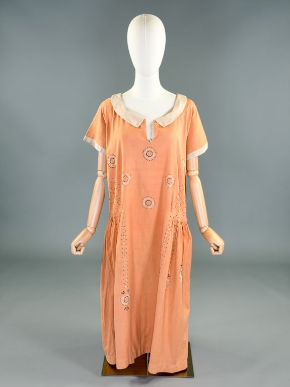 Antique 1920s Linen Floral Embroidered Dress (1 of 10)