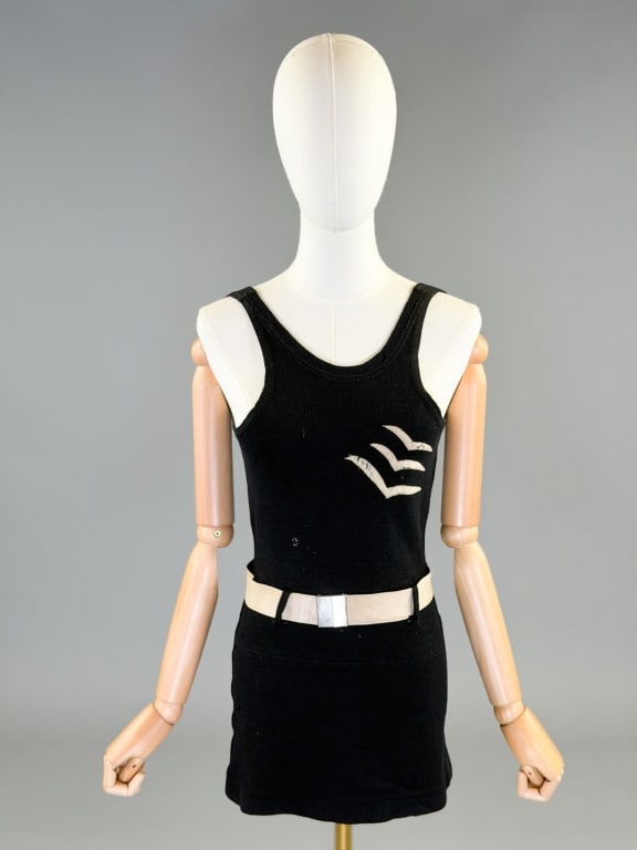 Vintage 1930s Wool Belted Swim Bathing Suit: Vintage 1930s Wool Belted Swim Bathing Suit having wool felt appliques at front with belt at waist and stretch throughout. Measuring 32-40 inch bust, 26-38 inch waist, 31 inches total length. General 