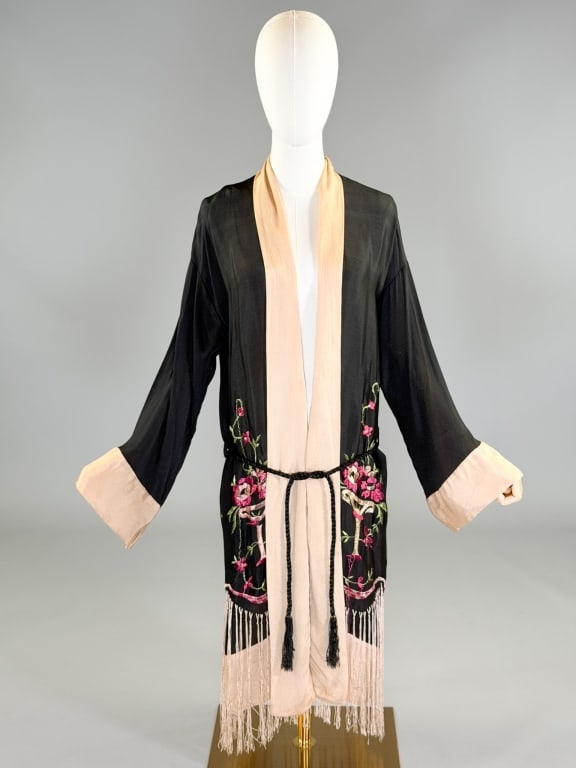 Antique 1920s Crepe Floral Embroidered Robe Jacket (1 of 11)