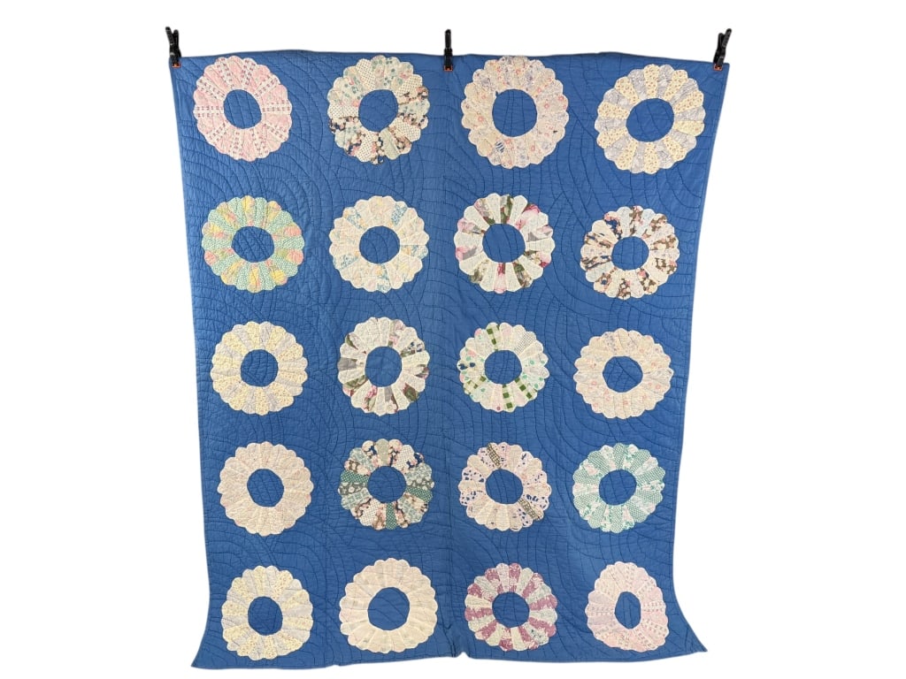 Antique 1930s Feedsack Cotton Dresden Plate Quilt (1 of 9)
