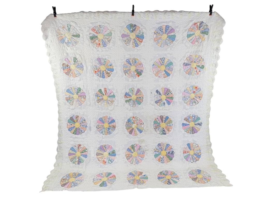 Antique 1930s Feedsack Cotton Dresden Plate Quilt (1 of 11)