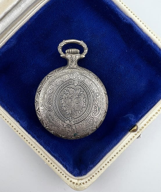 Vintage Pocket Watch Pendant Made by Chateau (1 of 7)