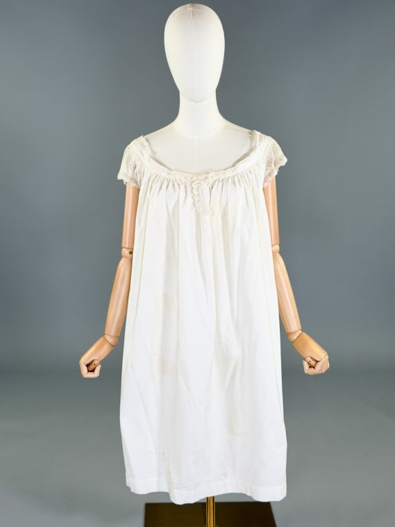 Antique Victorian 1860s Cotton Crochet Night Gown (1 of 10)