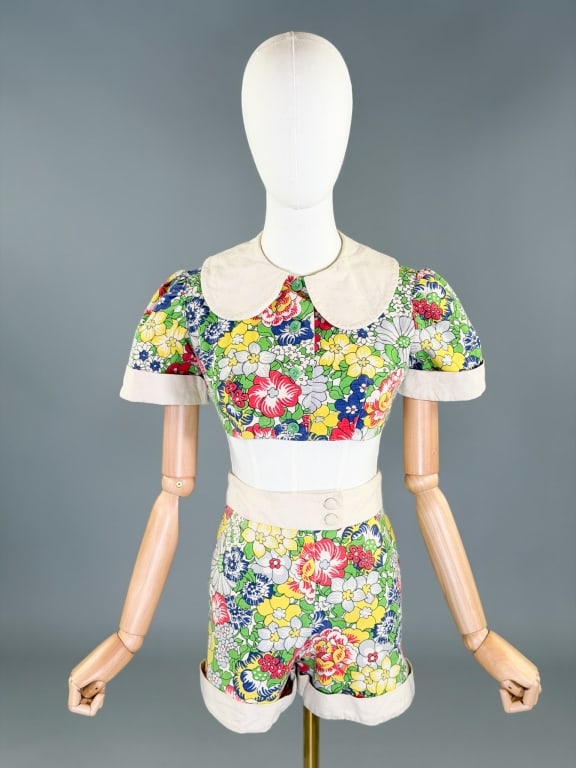 Vintage 1970s Floral Cotton 2 Pc Shorts Play Set (1 of 8)