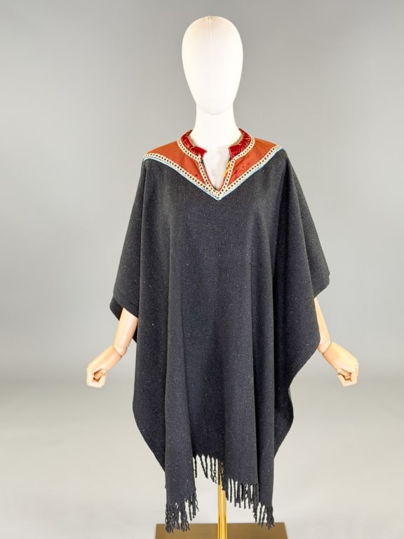 Vintage Wool Mexican Fringed Poncho Top: Vintage Wool Mexican Fringed Poncho Top. Measuring 40 inches long. General wear as shown throughout