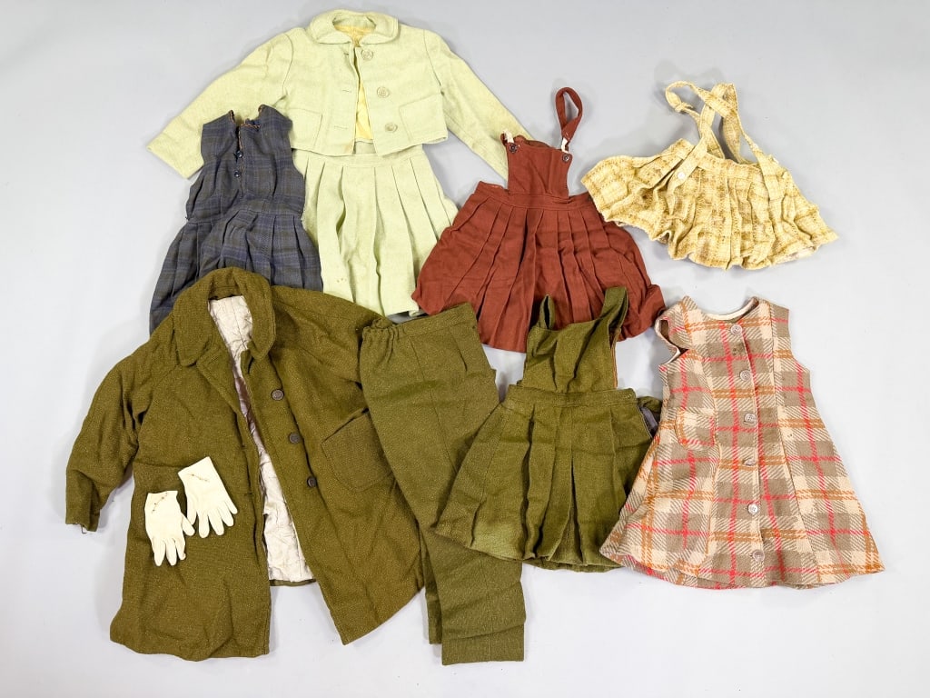 Group of Vintage Assorted Children's Clothing (1 of 8)