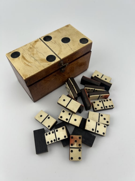 Antique Miniature Domino Game Set in Themed Box (1 of 4)