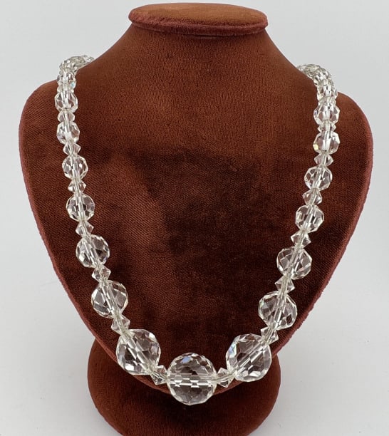 Antique Art Deco Flapper Style Crystal Necklace: Antique Art Deco Flapper Style Crystal Necklace. Having graduated size crystal beads. Measures just over 16 inches in length.