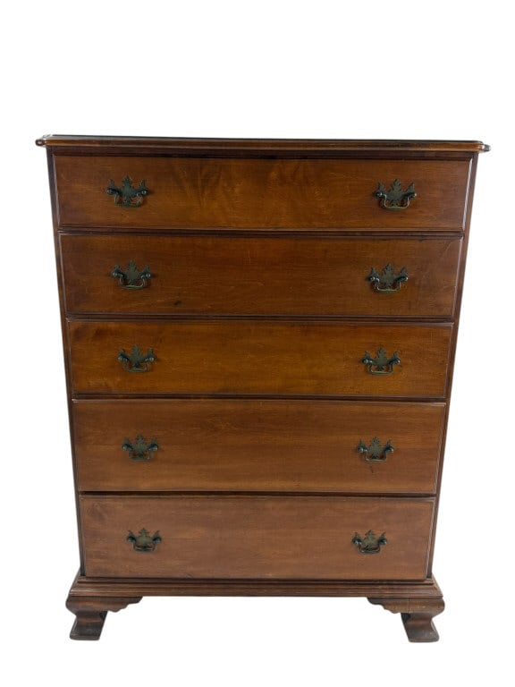 Antique English Chippendale Style Tall Chest: Antique English Chippendale Style Tall Chest. Chest of drawers with five drawers and brass drawer pulls. Measures 44 inches in height, 33.5 inches in width and 20.5 inches in depth.